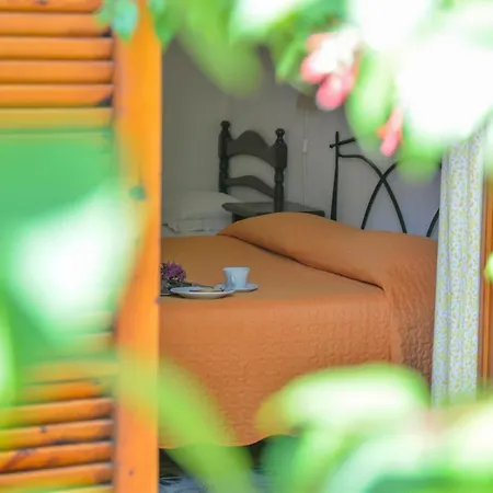 Erade Bed & Breakfast 3*