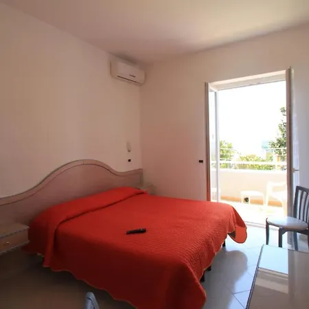 Erade 3*