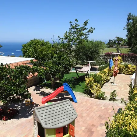 Bed & Breakfast Erade 2*