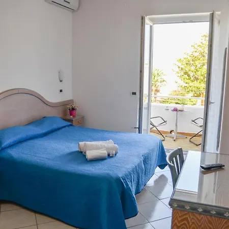 Erade فندق مبيت وإفطار كازاميتْشيولا تيرمي